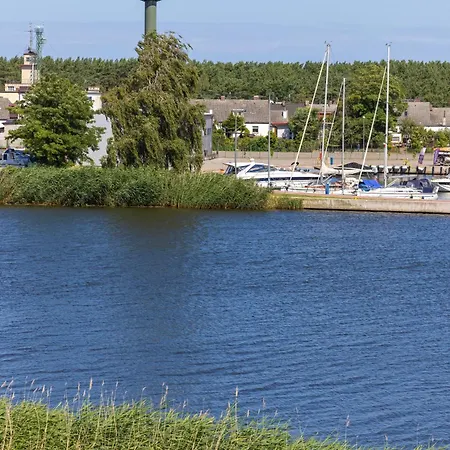 Dziwna River Z Frontowym Widokiem Na Rzeke I Basenem Epapartamenty