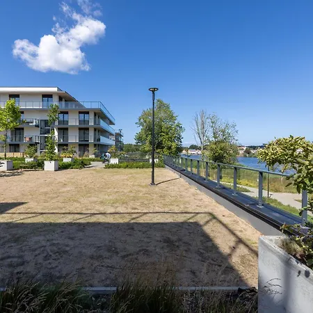 Dziwna River Z Frontowym Widokiem Na Rzeke I Basenem Epapartamenty Apartment *