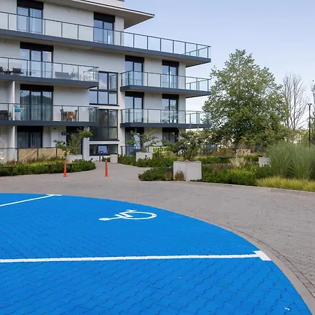 Dziwna River Z Frontowym Widokiem Na Rzeke I Basenem Epapartamenty