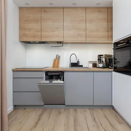 Apartment Dziwna River Z Frontowym Widokiem Na Rzeke I Basenem Epapartamenty *