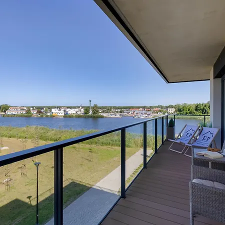 Dziwna River Z Frontowym Widokiem Na Rzeke I Basenem Epapartamenty Dziwnów