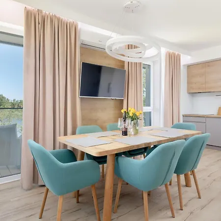 Dziwna River Z Frontowym Widokiem Na Rzeke I Basenem Epapartamenty *