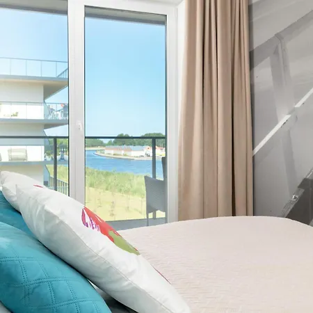 Dziwna River Z Frontowym Widokiem Na Rzeke I Basenem Epapartamenty * Dziwnów