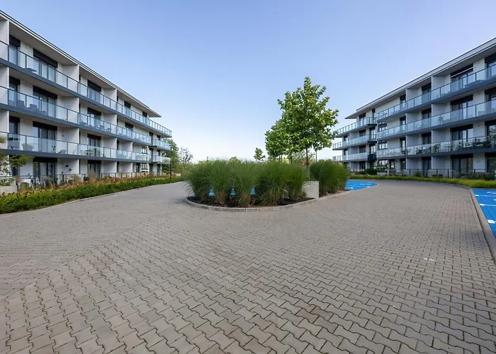 Dziwna River Z Frontowym Widokiem Na Rzeke I Basenem Epapartamenty アパート Dziwnów