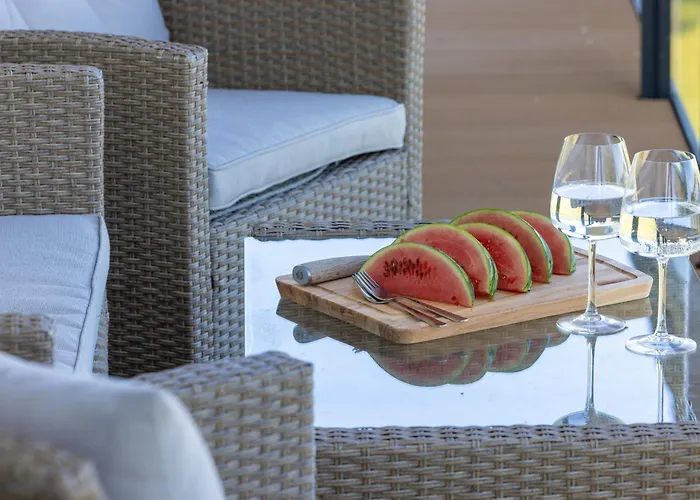 Dziwna River Z Frontowym Widokiem Na Rzeke I Basenem Epapartamenty *