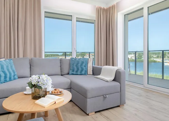 Dziwna River Z Frontowym Widokiem Na Rzeke I Basenem Epapartamenty Dziwnów