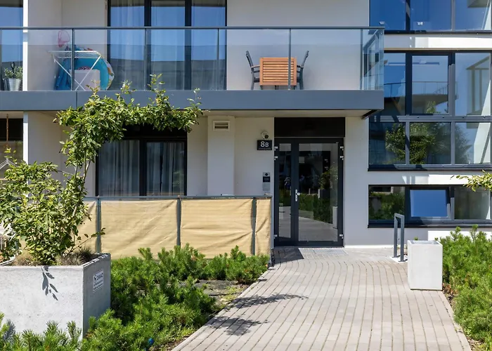 Dziwna River Z Frontowym Widokiem Na Rzeke I Basenem Epapartamenty アパート Dziwnów