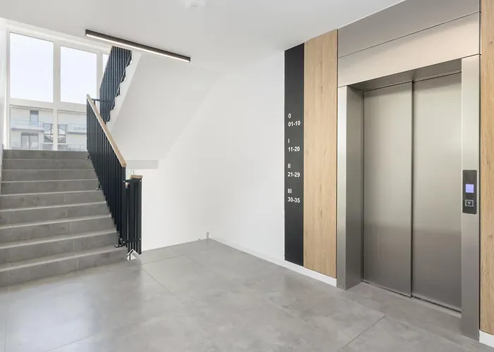 Dziwna River Z Frontowym Widokiem Na Rzeke I Basenem Epapartamenty アパート *