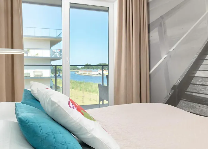 Dziwna River Z Frontowym Widokiem Na Rzeke I Basenem Epapartamenty * Dziwnów