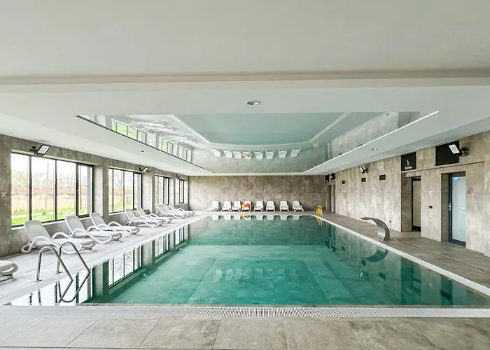 Dziwna River Z Frontowym Widokiem Na Rzeke I Basenem Epapartamenty アパート Dziwnów